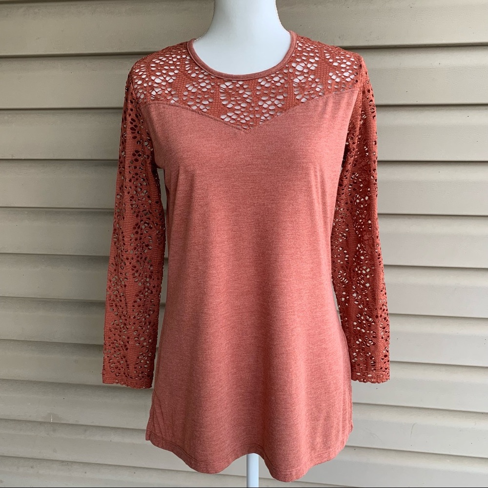 •Simply Noelle• Long Sleeve Eyelet Embellished Top - Size S/M (8-10) - Picture 1 of 10